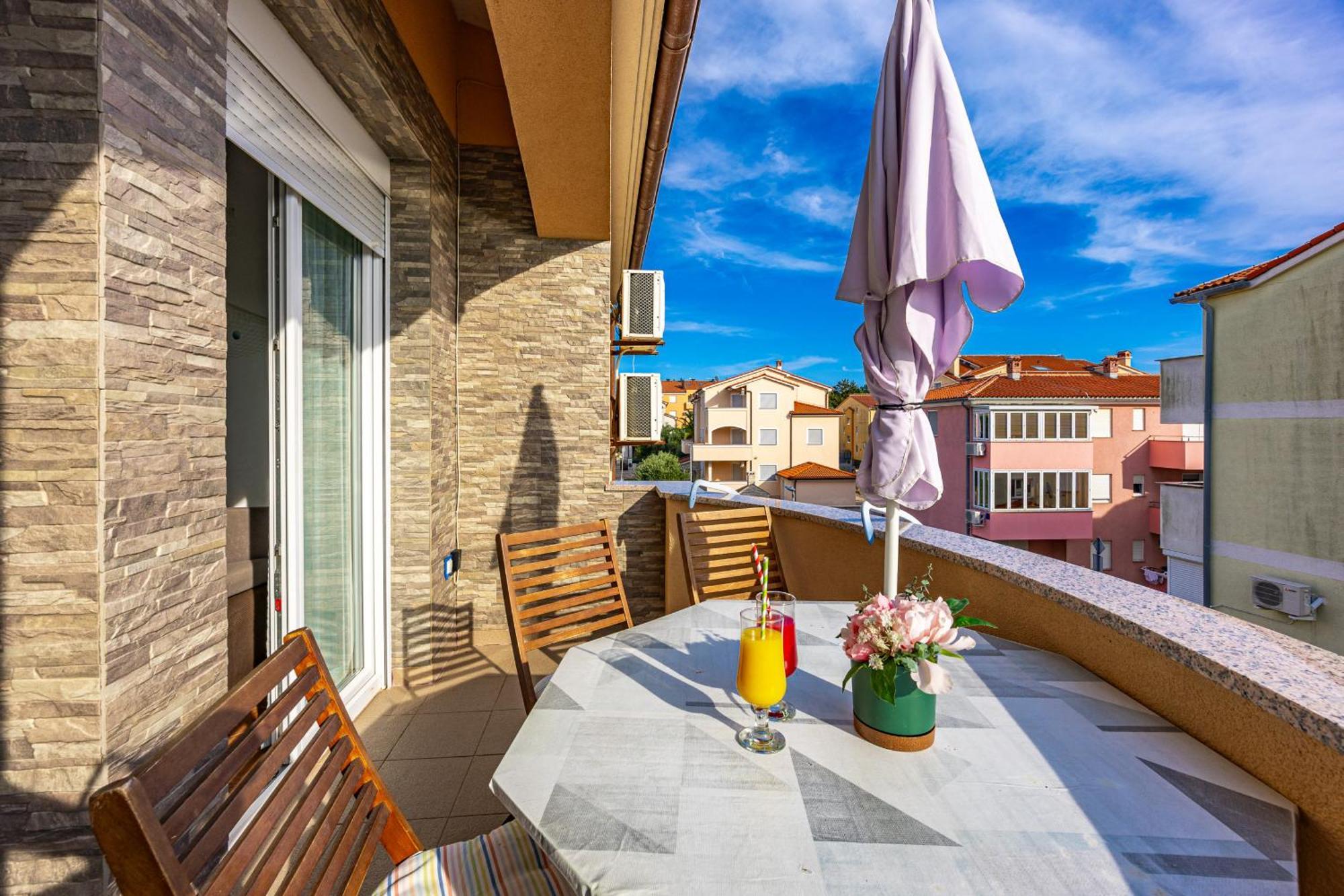 Apartments Mijic Medulin Exterior photo